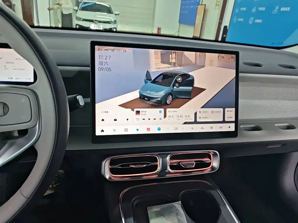 Leapmotor Leapmotor B01 — миниатюра 13