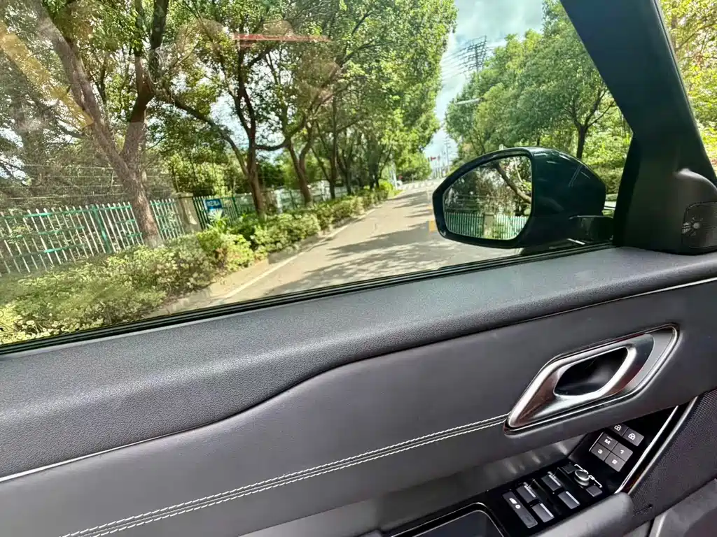 Land Rover Velar — миниатюра 7