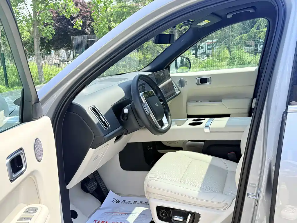 Li Auto L8 2023 Pro