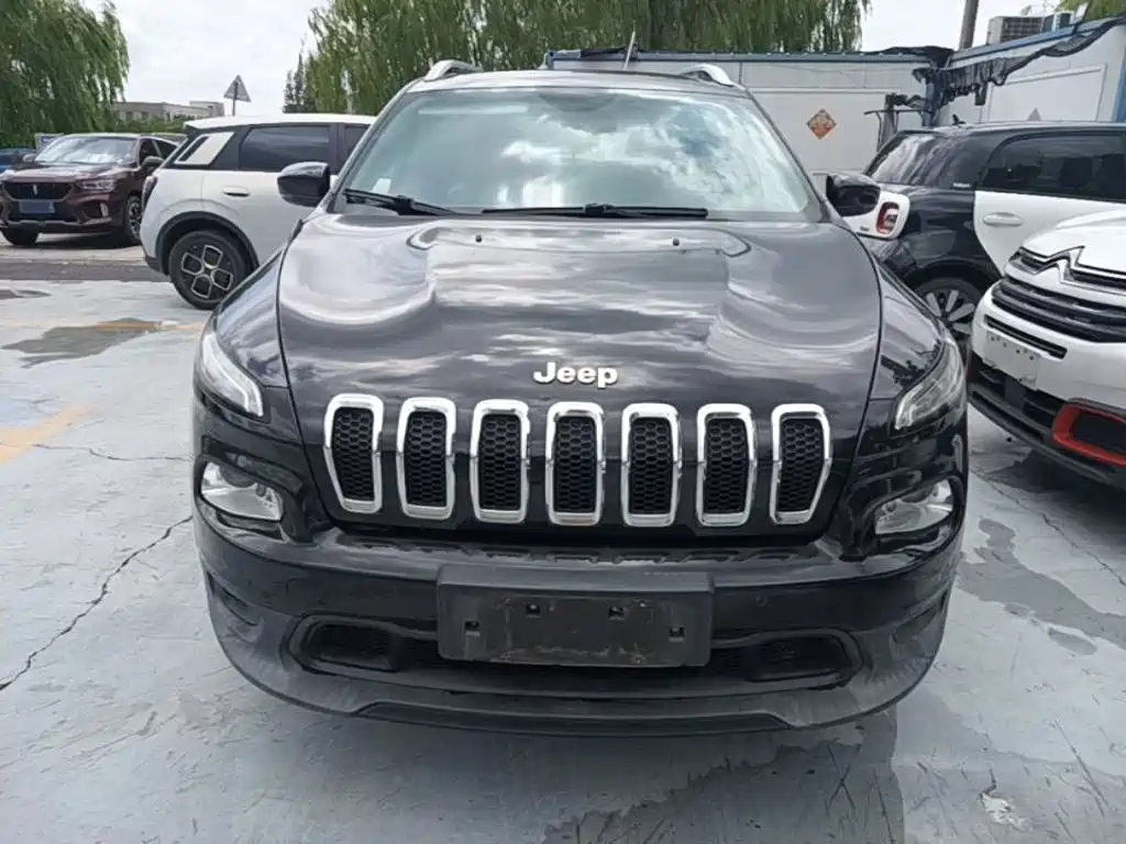 Jeep Cherokee — миниатюра 3