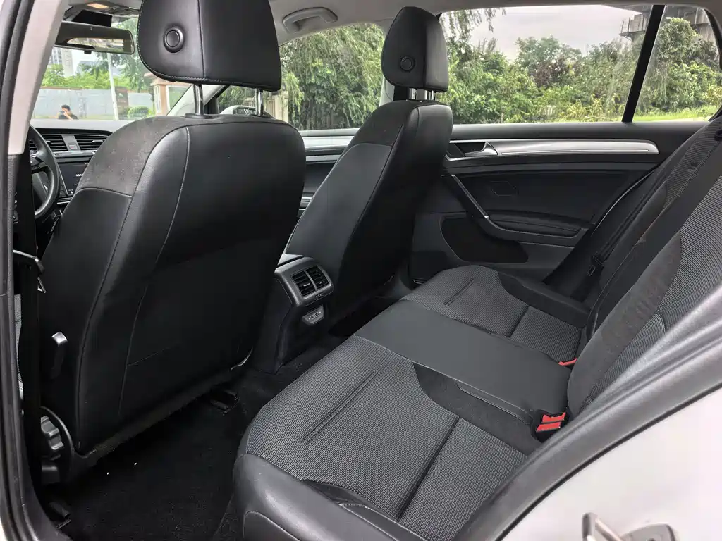 Volkswagen Golf — миниатюра 12