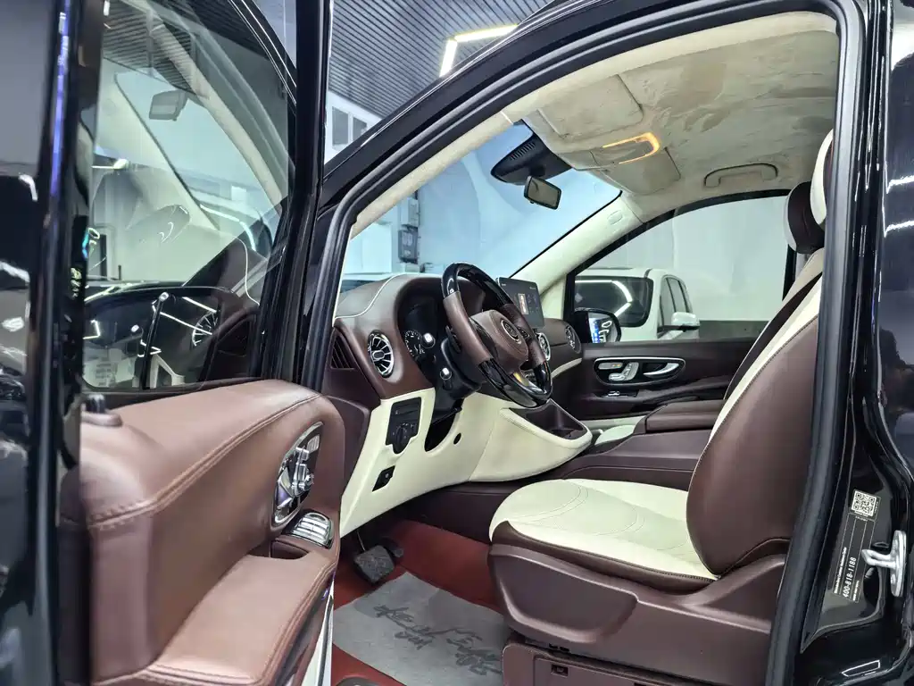 Mercedes-Benz Vito 2021 2.0T 7 мест