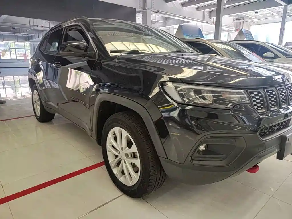 Jeep Compass — миниатюра 4
