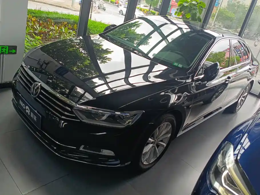2020 Volkswagen Passat - zdjęcie 1 z 16