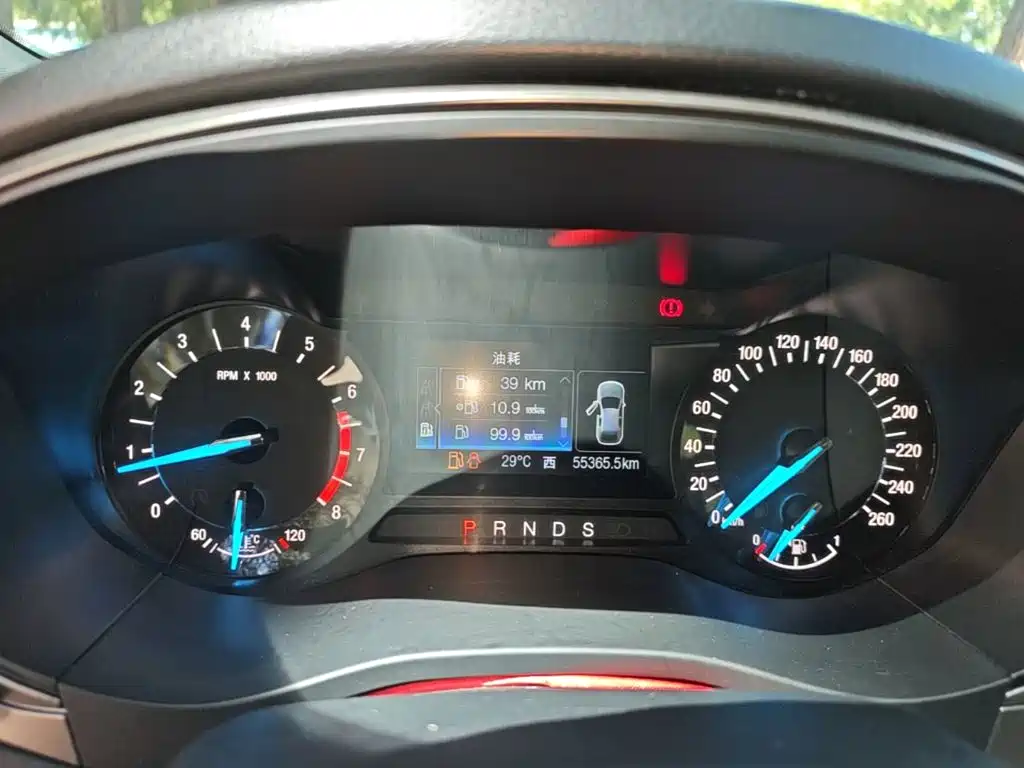 Ford Mondeo — миниатюра 12