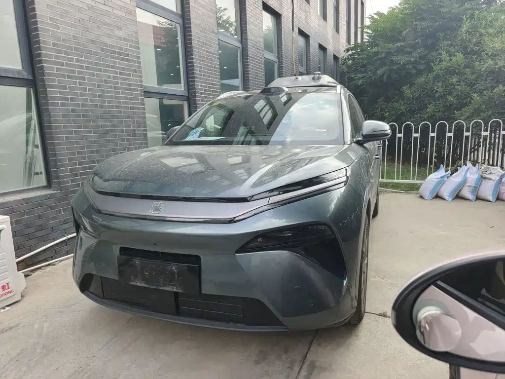 2025 BYD Tang - zdjęcie 1 z 16