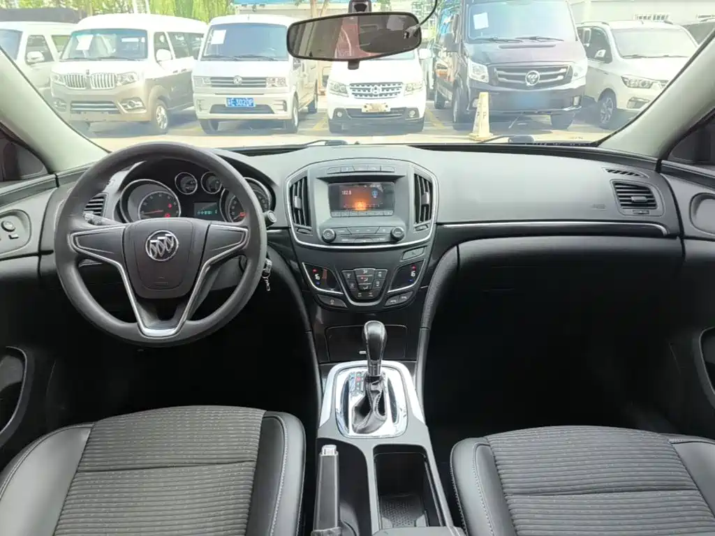 Buick Regal — миниатюра 10