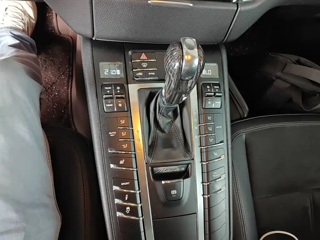 Porsche Macan — миниатюра 14