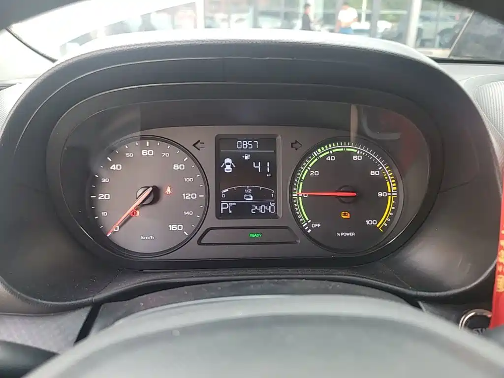 Roewe Clever — миниатюра 12