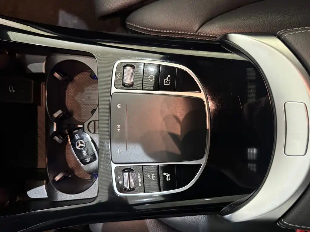 Mercedes-Benz EQC — миниатюра 15