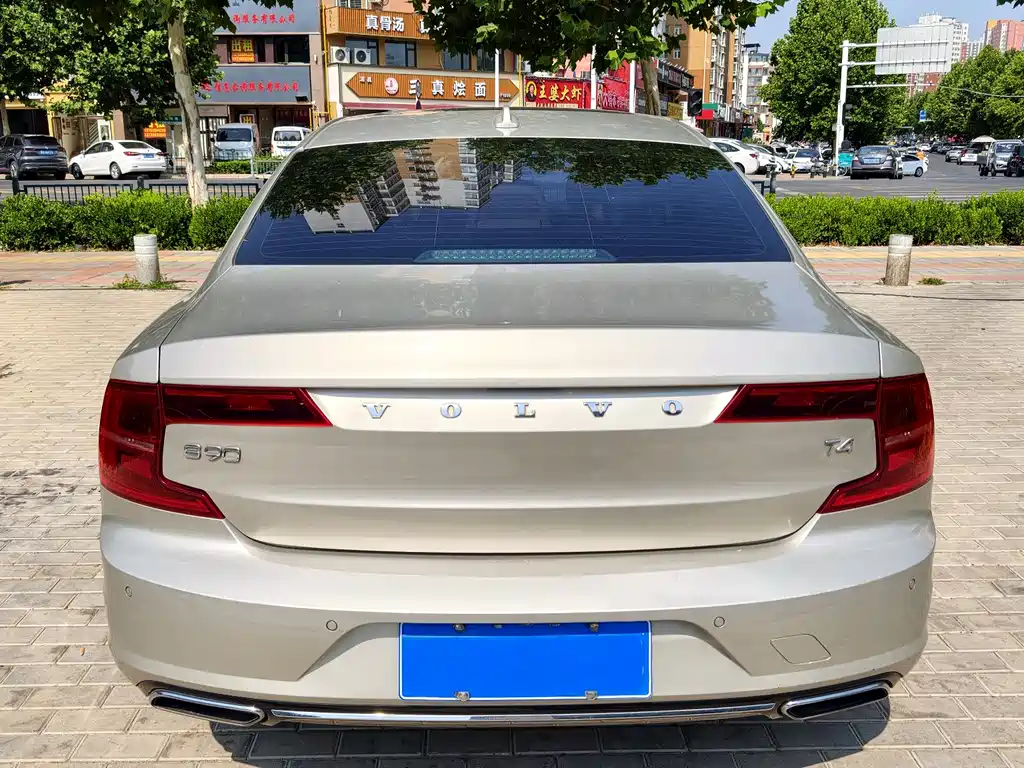 Volvo S90 2017 T4