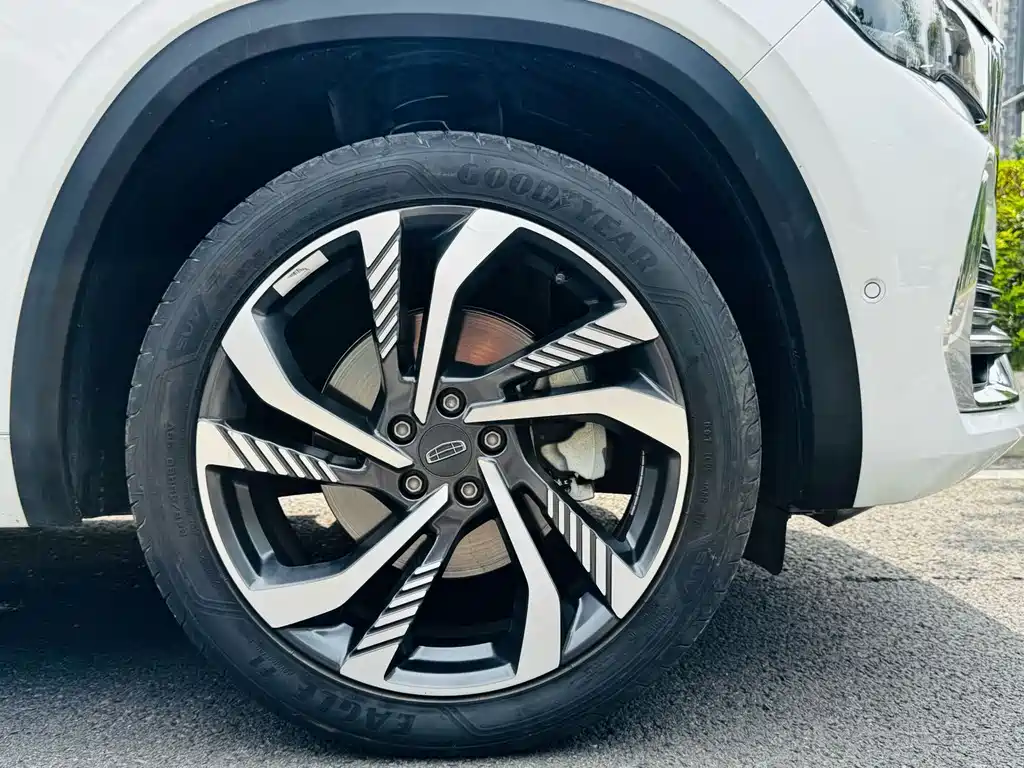 Geely Xingyue L — миниатюра 21