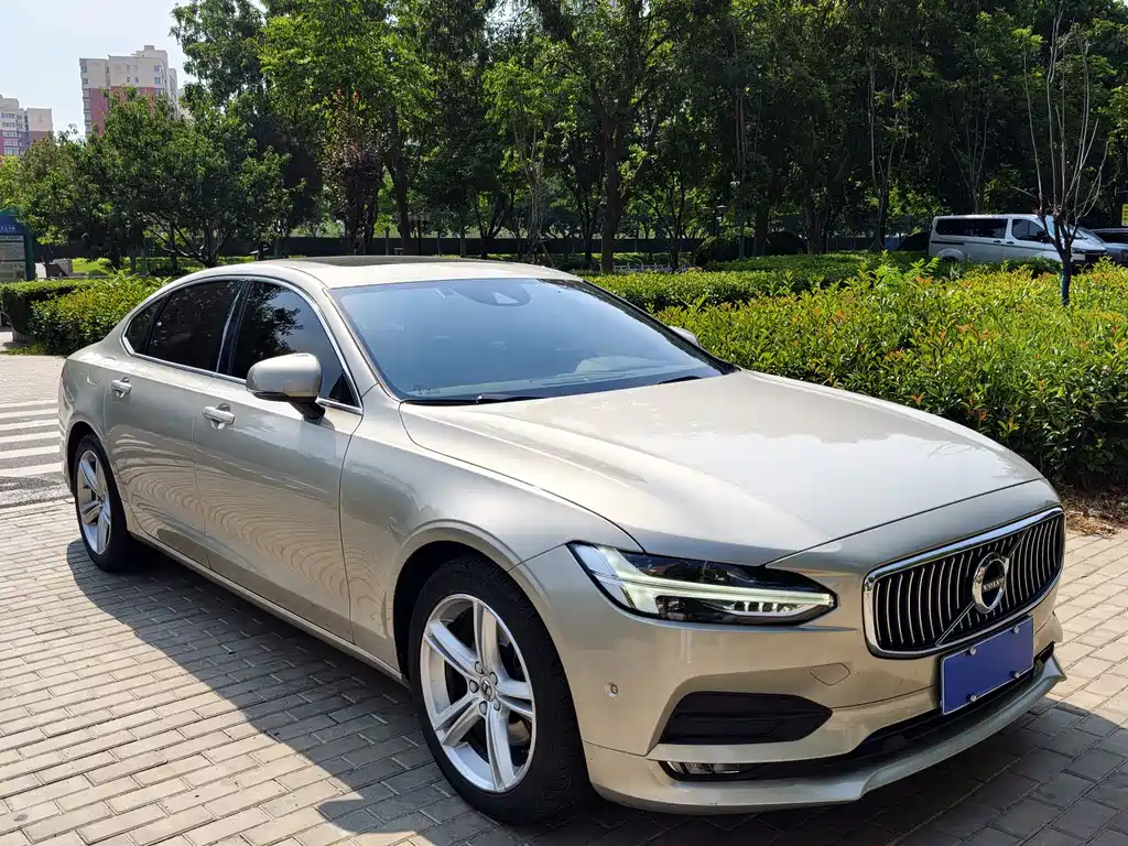 Volvo S90 2017 T4