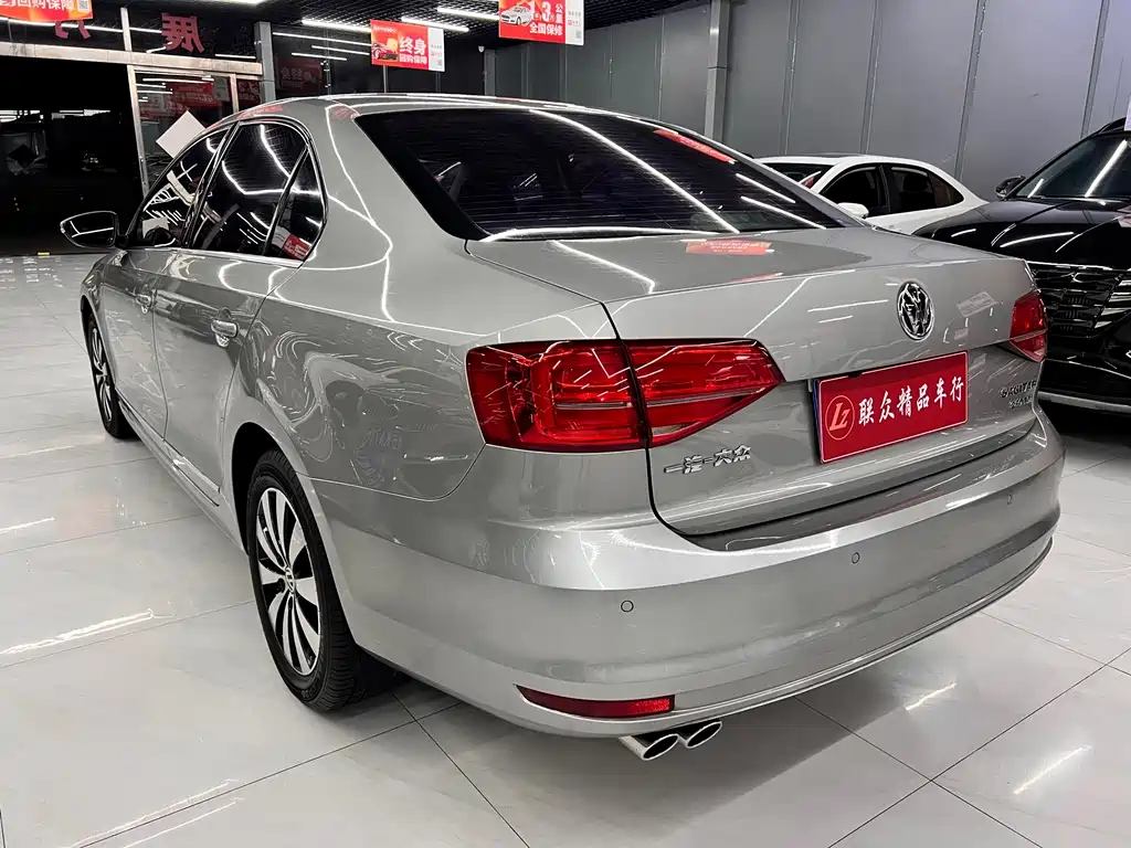 Volkswagen Sagitar — миниатюра 6