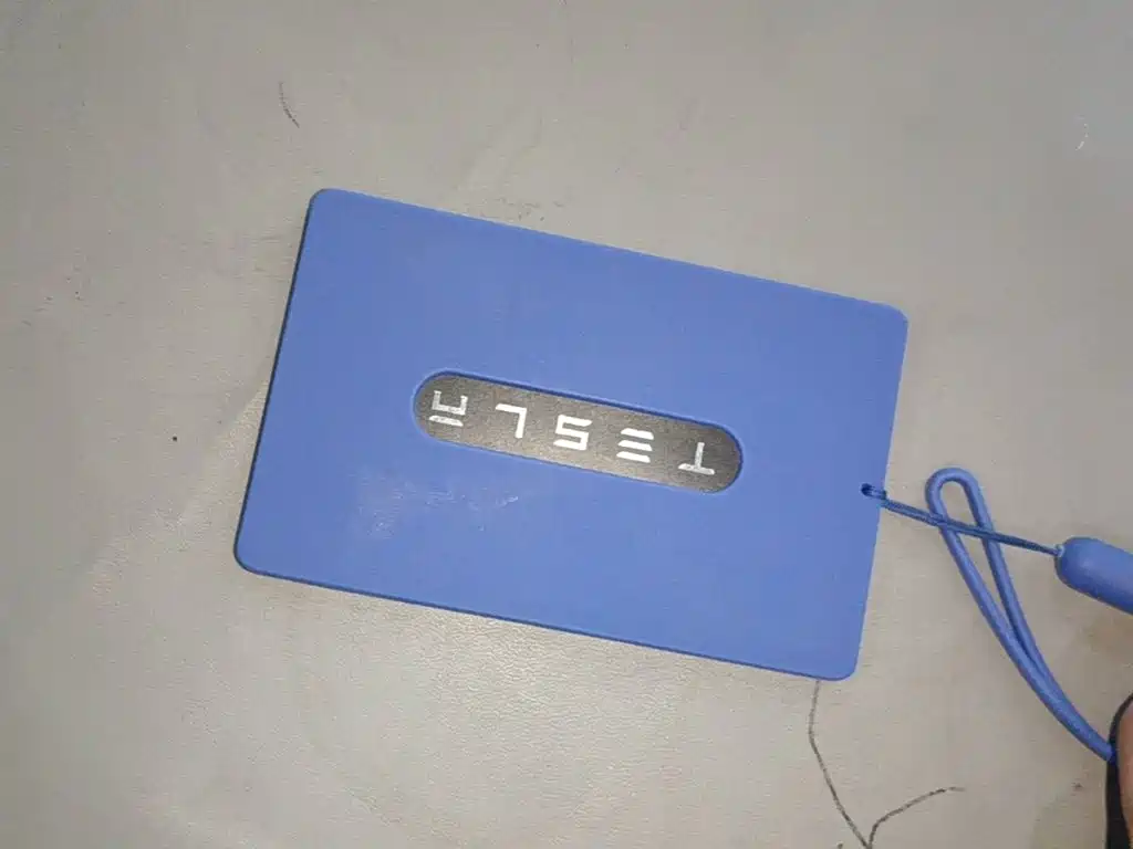 Tesla Model Y — миниатюра 9