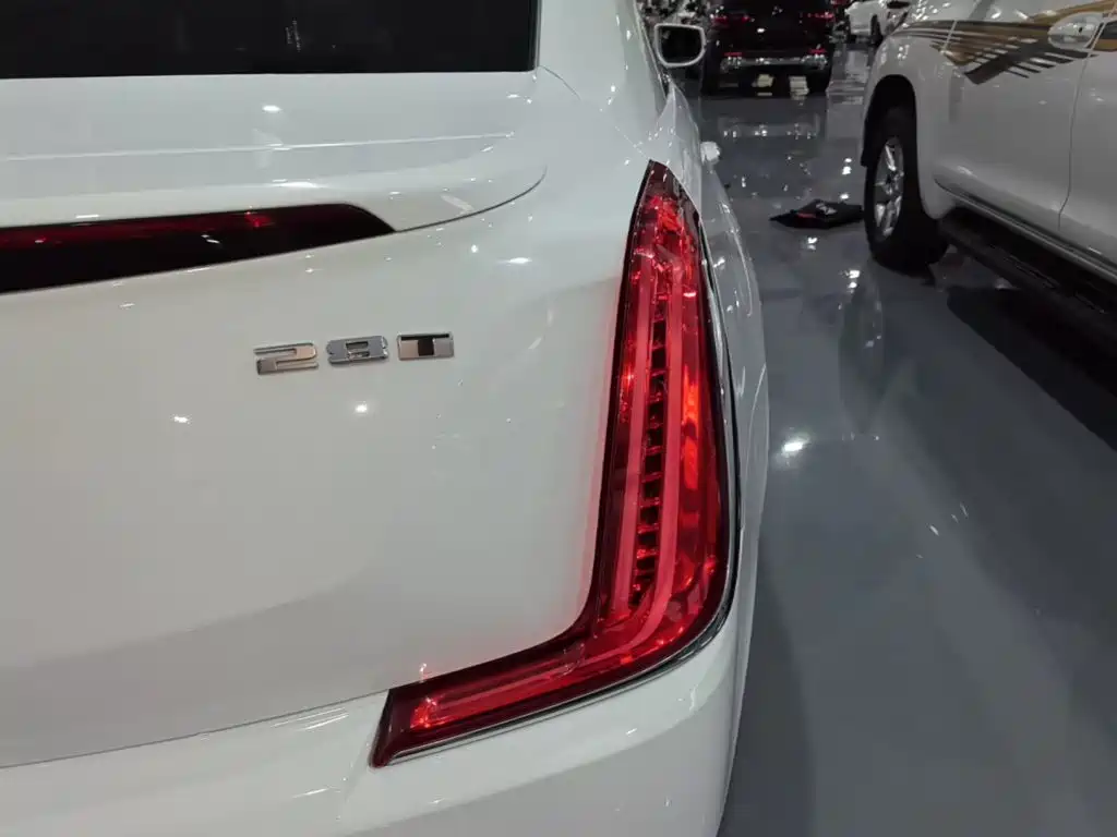 Cadillac XTS — миниатюра 8