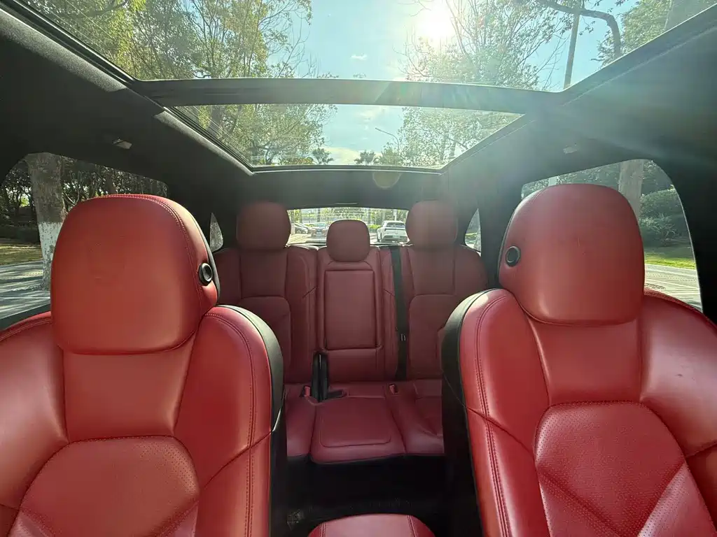 Porsche Cayenne — миниатюра 19