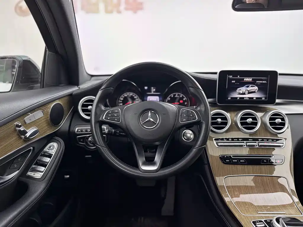 Mercedes-Benz GLC 2017 GLC 260 4MATIC SUV