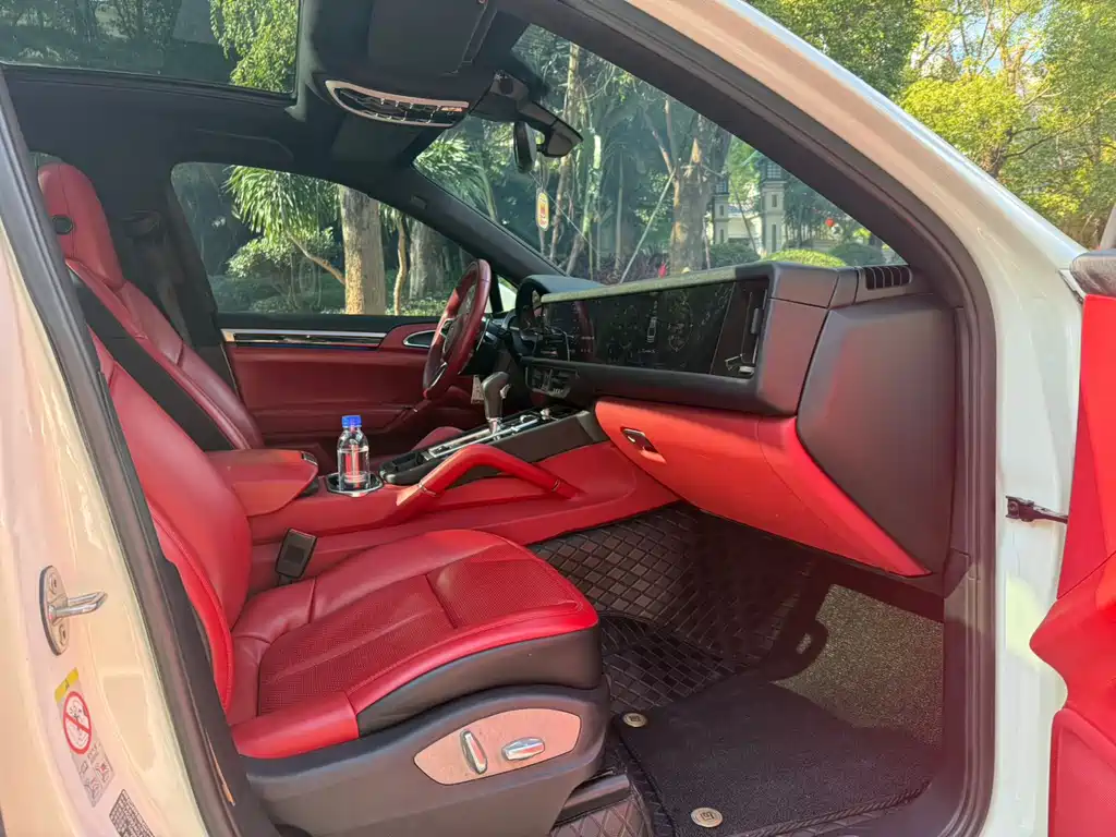 Porsche Cayenne — миниатюра 16