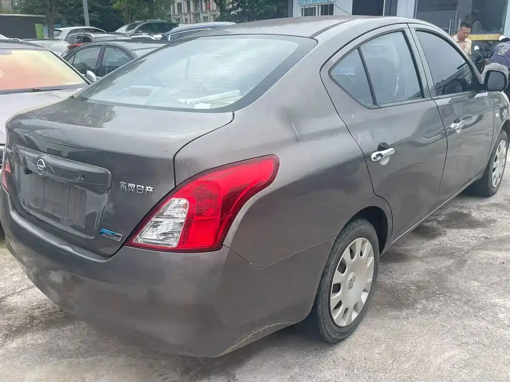 Nissan Sunny — миниатюра 9