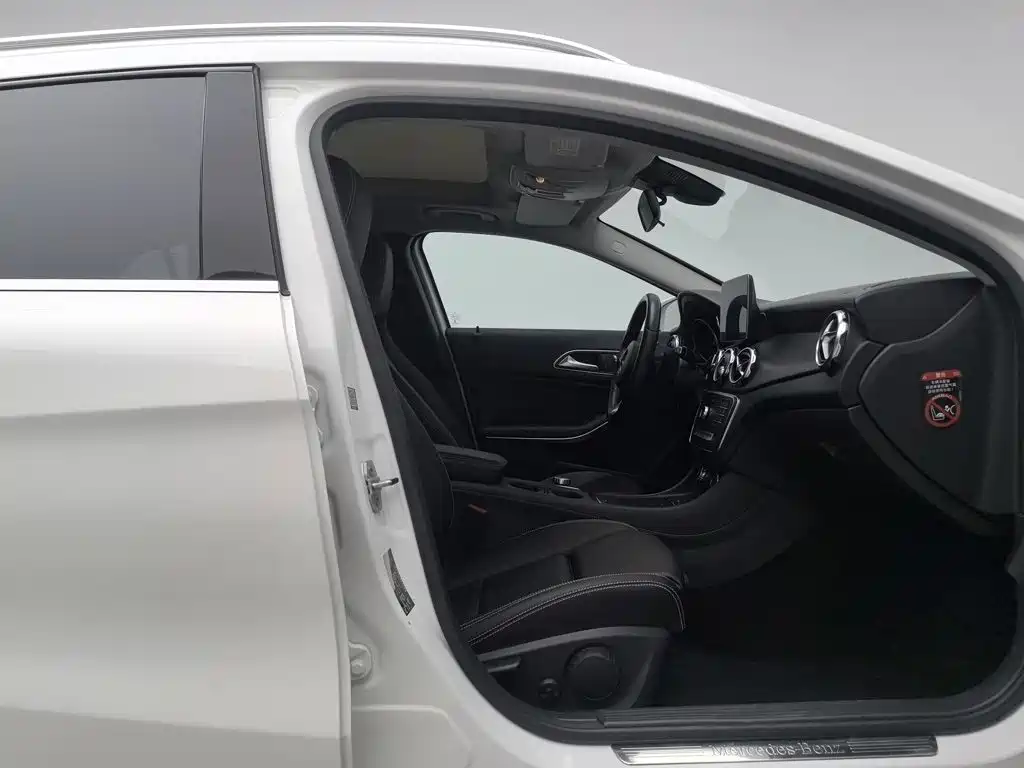 Mercedes-Benz GLA — миниатюра 23