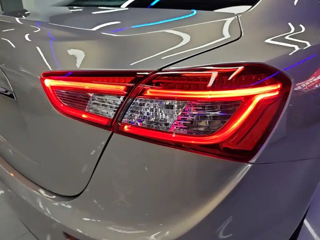 Maserati Ghibli — миниатюра 8