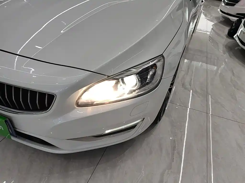 Volvo S60 — миниатюра 24