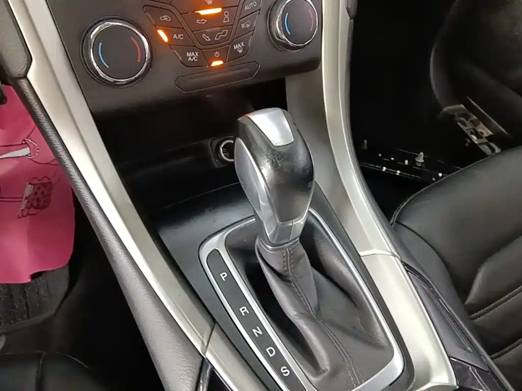 Ford Mondeo — миниатюра 14
