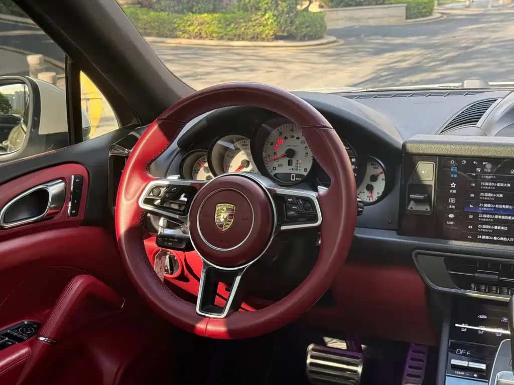 Porsche Cayenne — миниатюра 11
