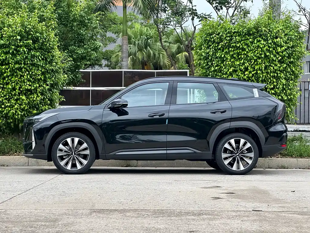 Geely Boyue L — миниатюра 7
