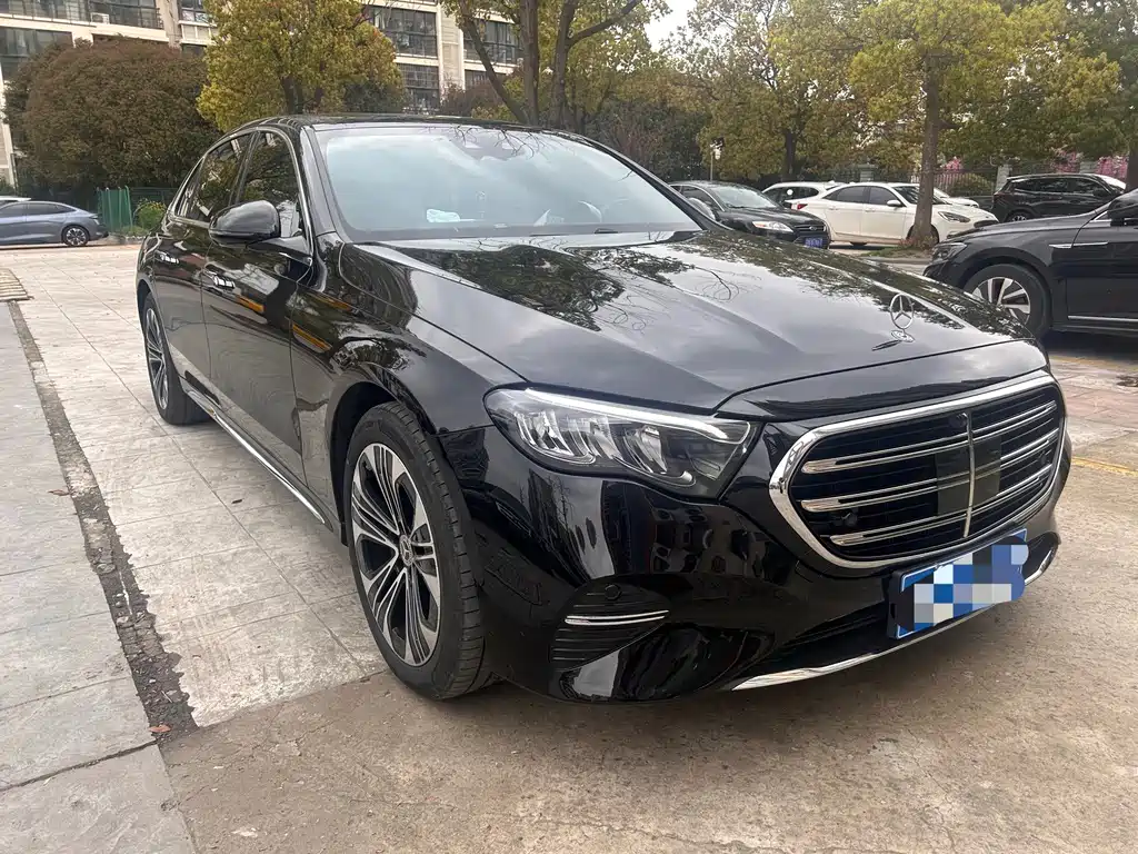 Mercedes-Benz E-Class — миниатюра 3