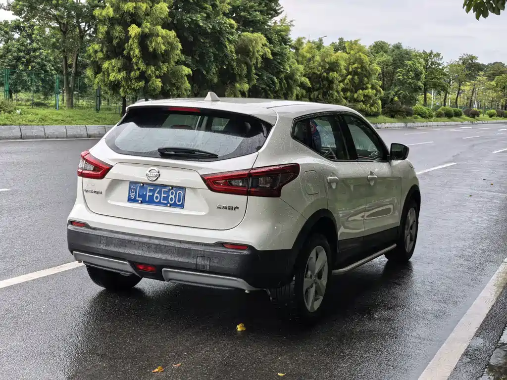Nissan Qashqai — миниатюра 7