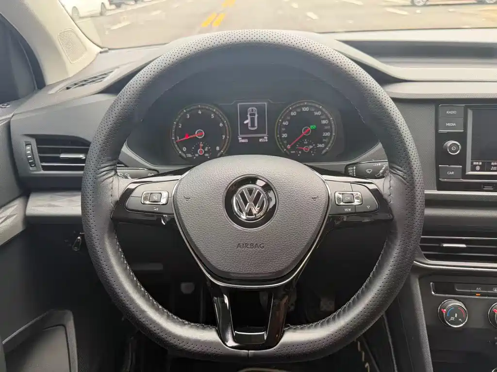 Volkswagen Tharu — миниатюра 7
