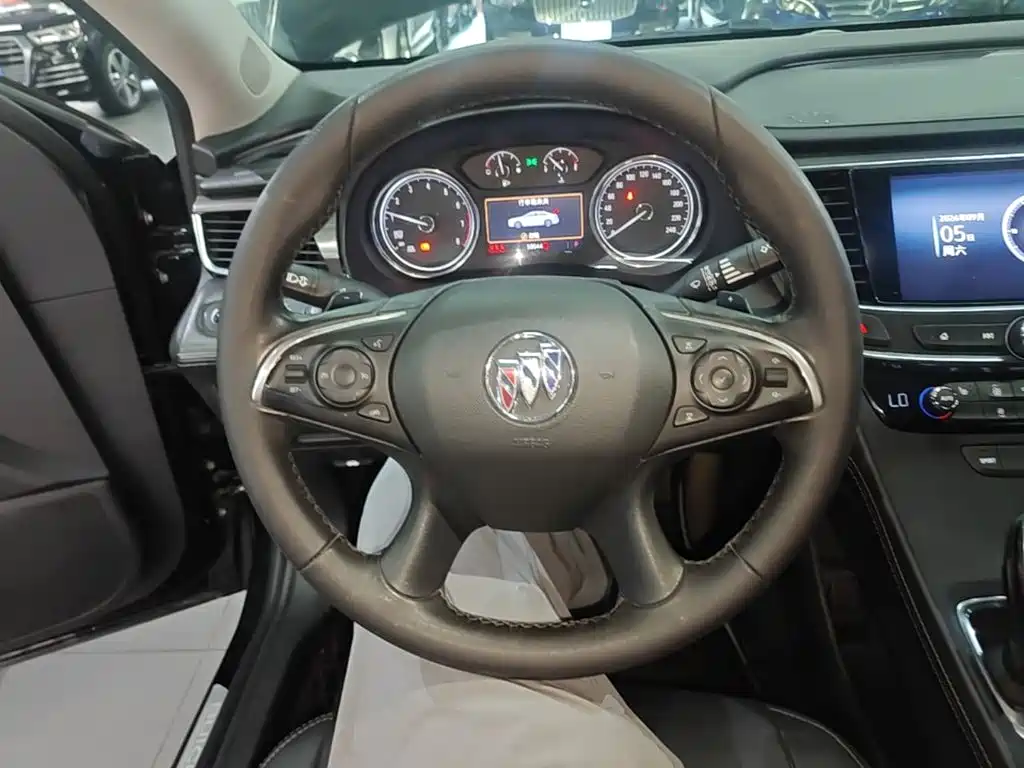 Buick LaCrosse — миниатюра 11