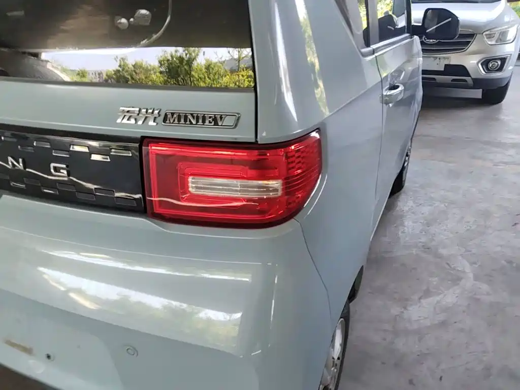 Wuling MINIEV — миниатюра 8