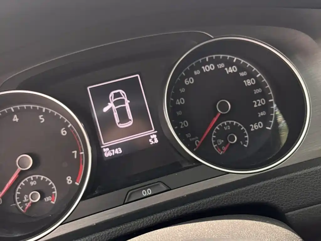 Volkswagen Golf — миниатюра 12