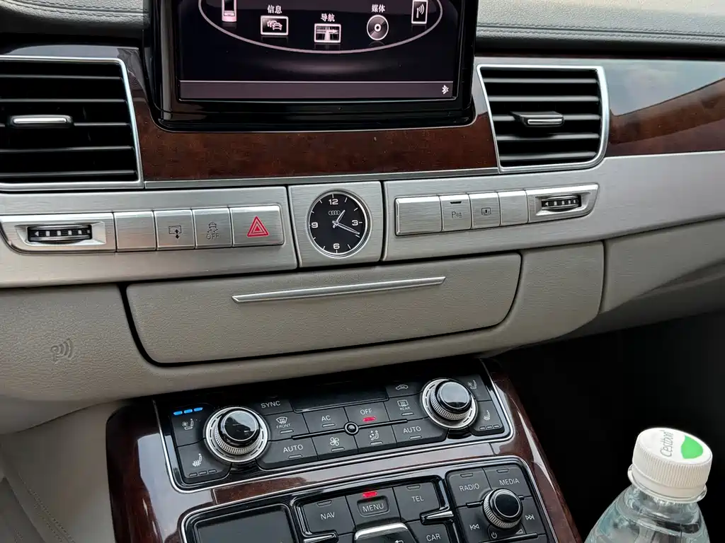 Audi A8 — миниатюра 12