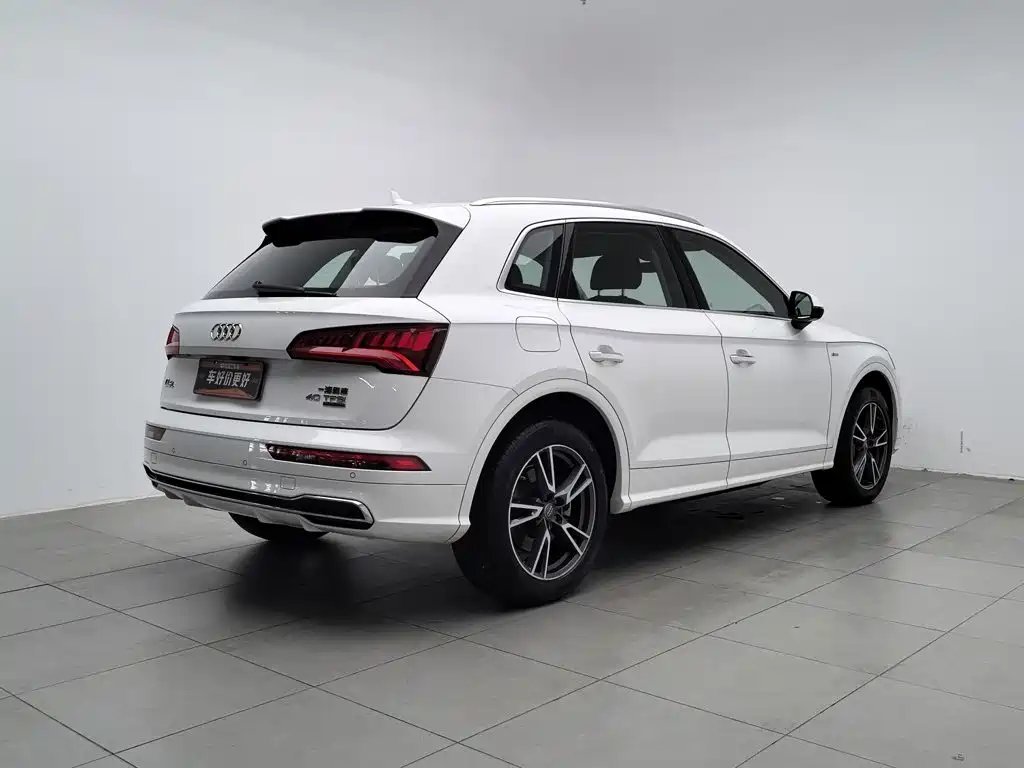 Audi Q5L — миниатюра 2