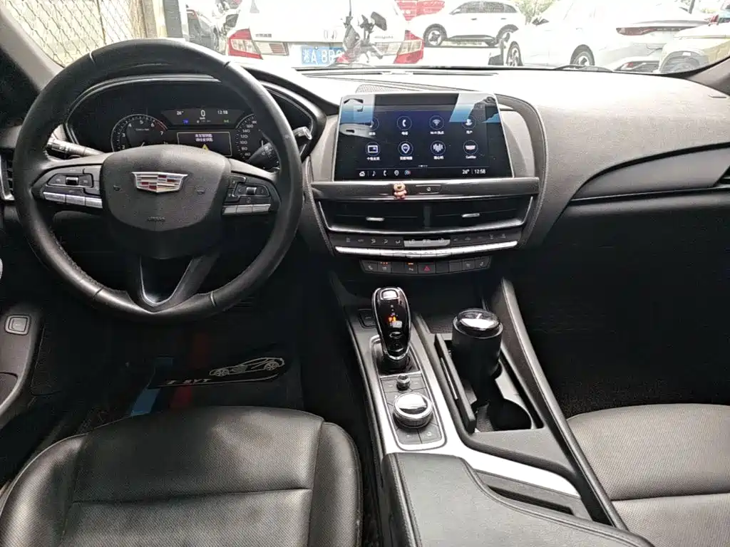 Cadillac CT5 — миниатюра 10