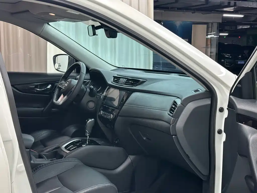 Nissan X-Trail — миниатюра 9