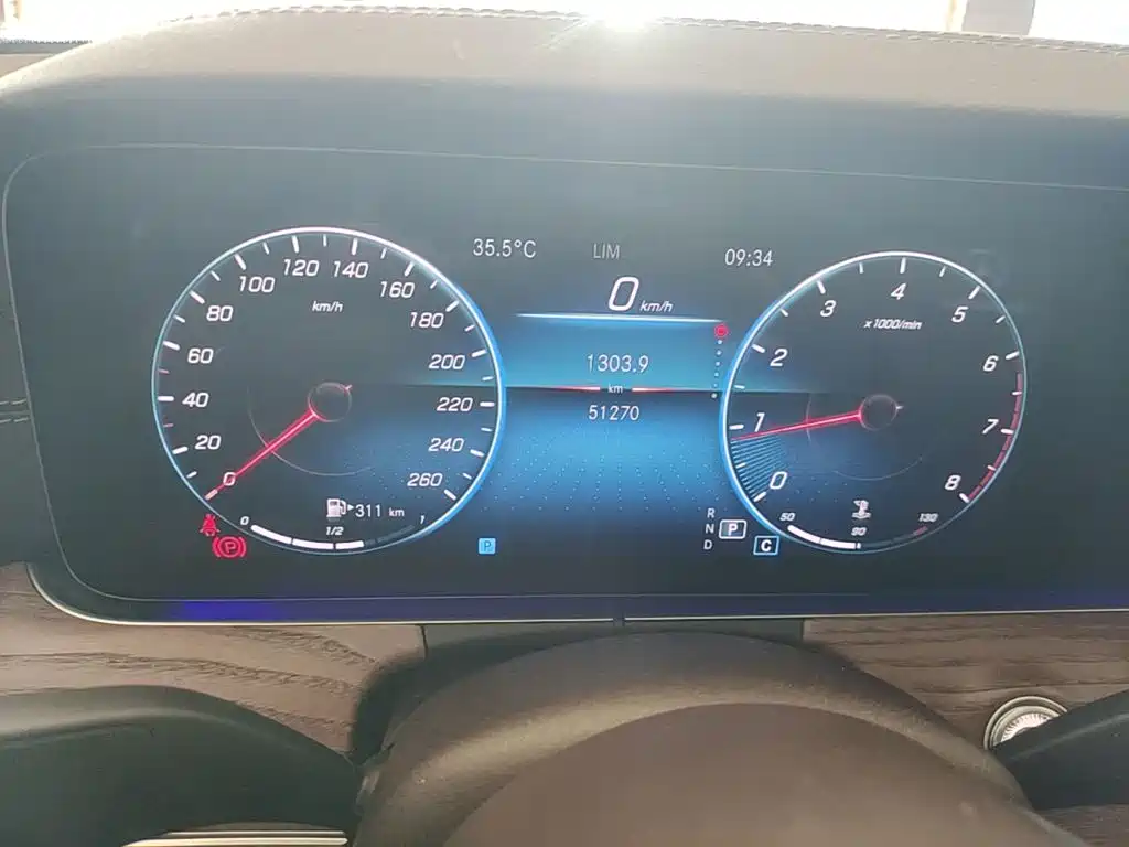 Mercedes-Benz E-Class — миниатюра 12