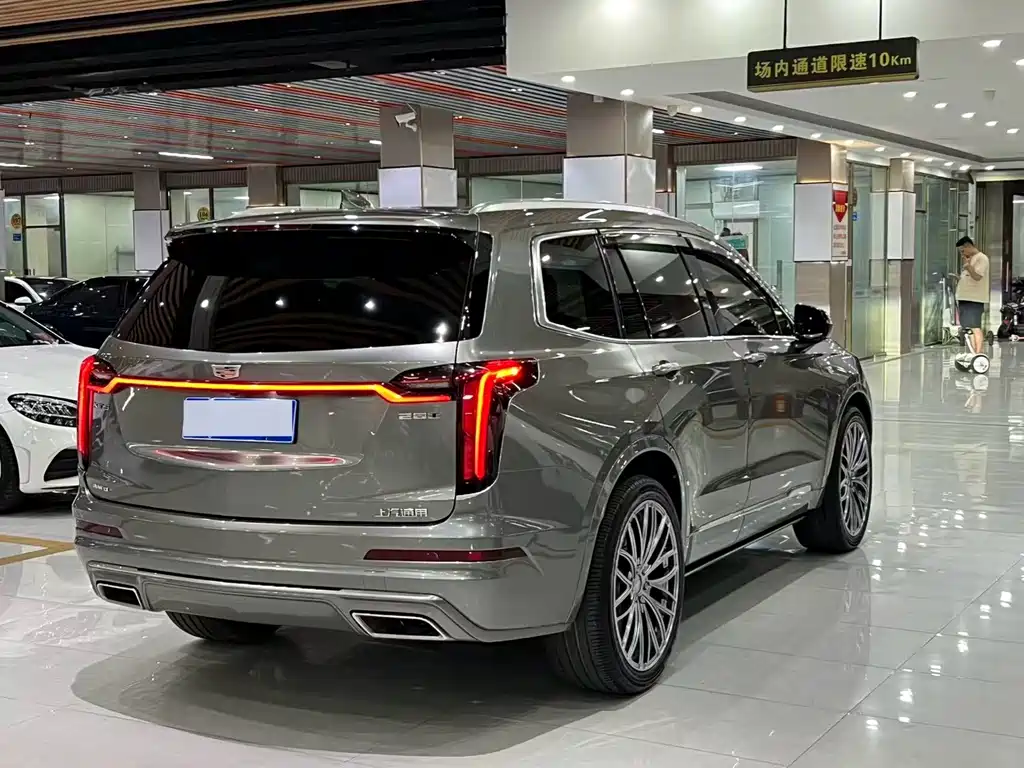 Cadillac XT6 — миниатюра 5