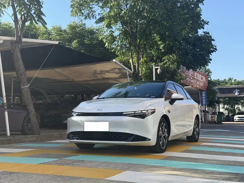 XPeng P5