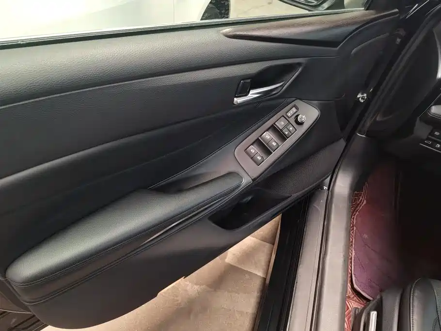 Toyota Avalon — миниатюра 7