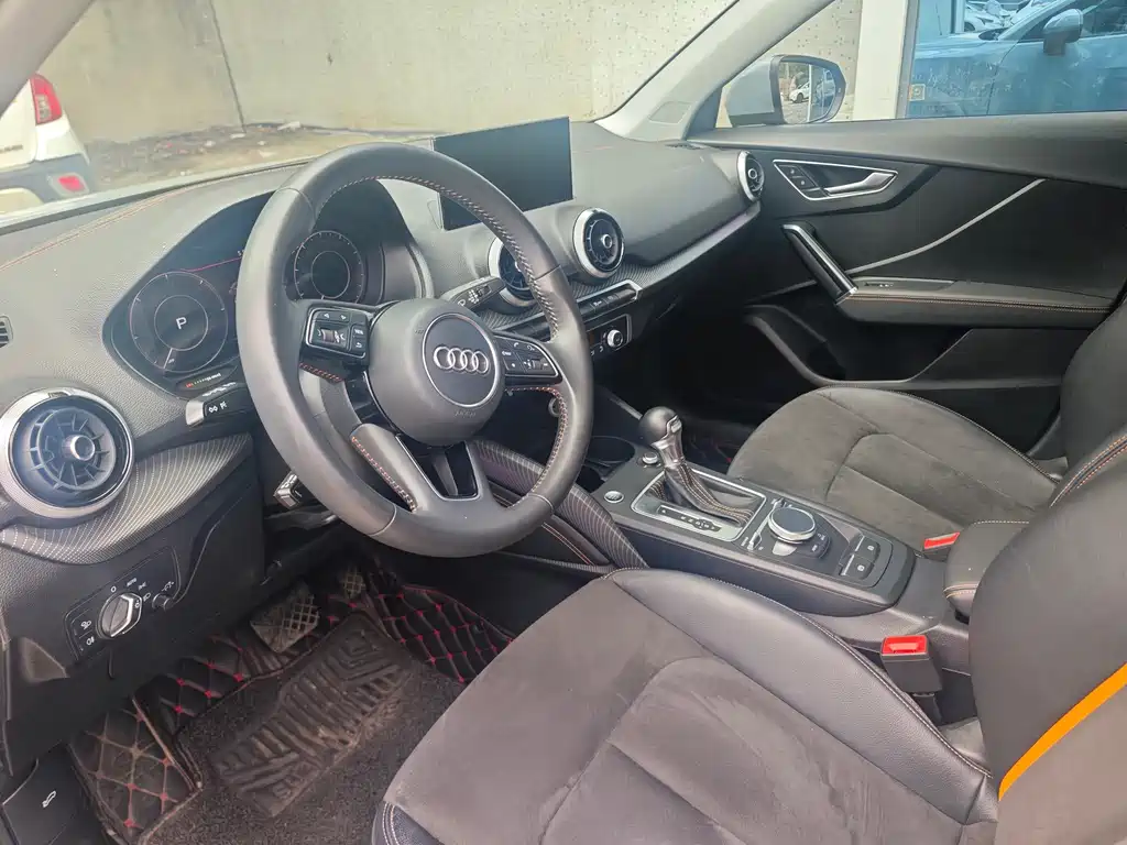 Audi Q2L e-tron — миниатюра 7