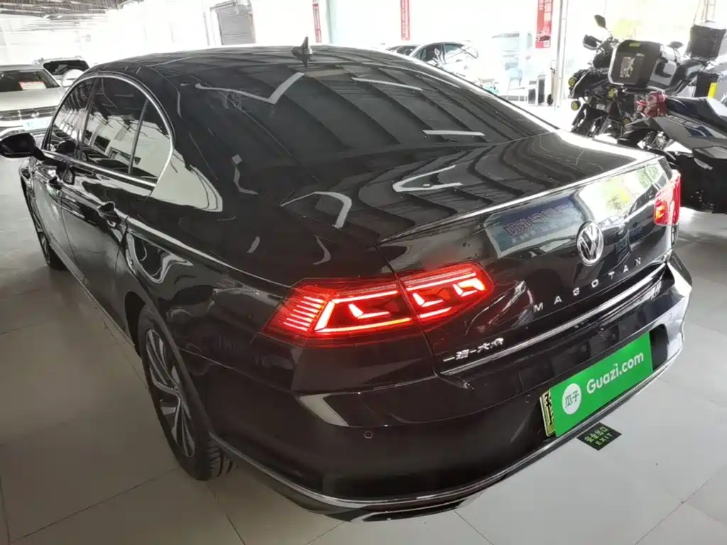 Volkswagen Magotan PHEV — миниатюра 5