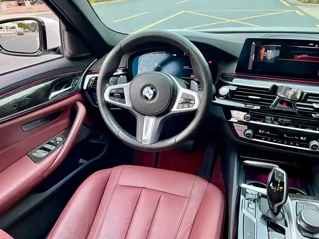 BMW 5 Series — миниатюра 6