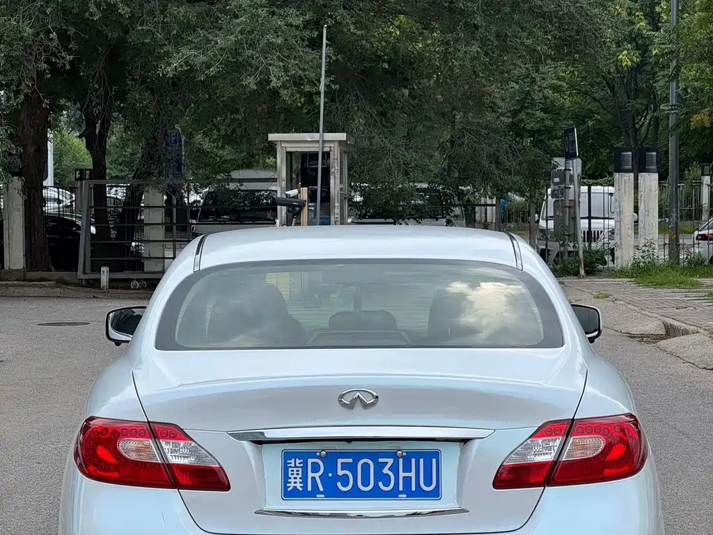 Infiniti Q70 — миниатюра 6