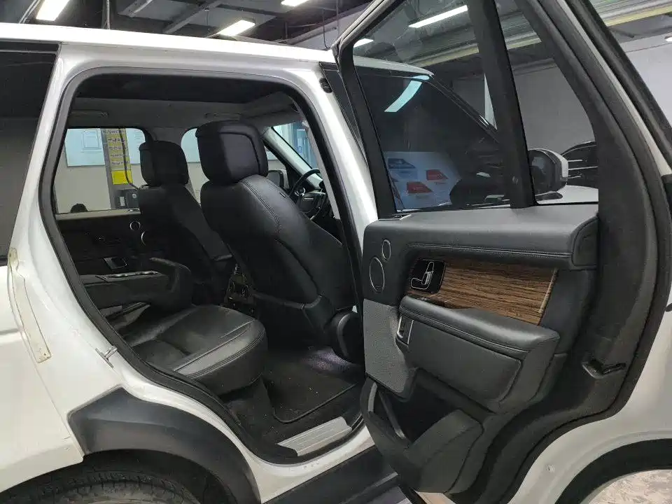 Land Rover Range Rover — миниатюра 7