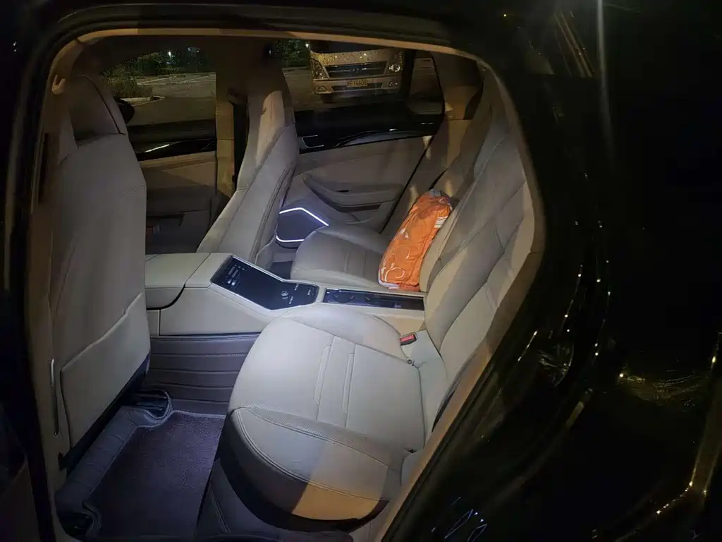 Porsche Panamera — миниатюра 7